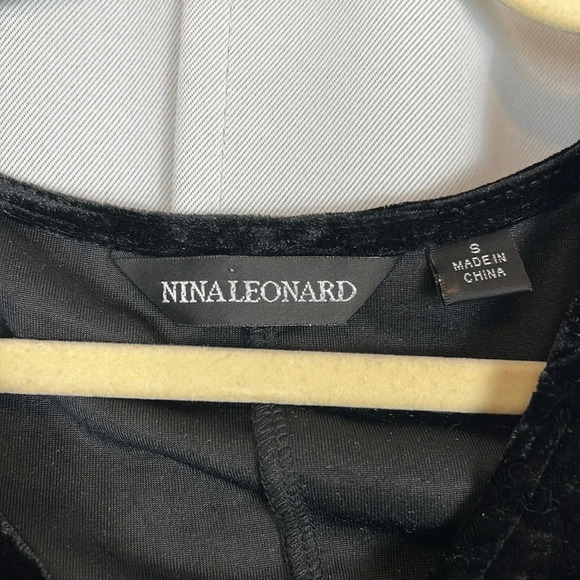 NWT Nina Leonard Cold Shoulder Velvet Black Dress Size Small - Picture 4 of 7